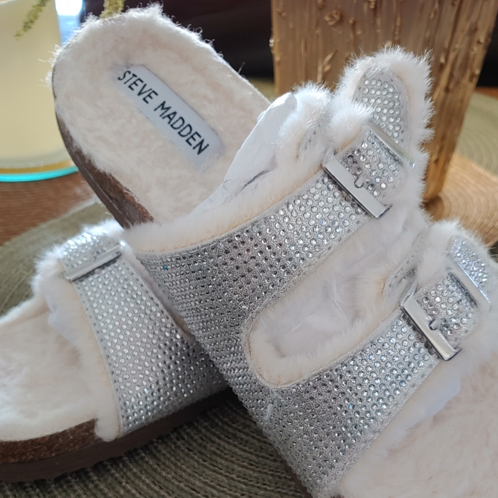 Sandles